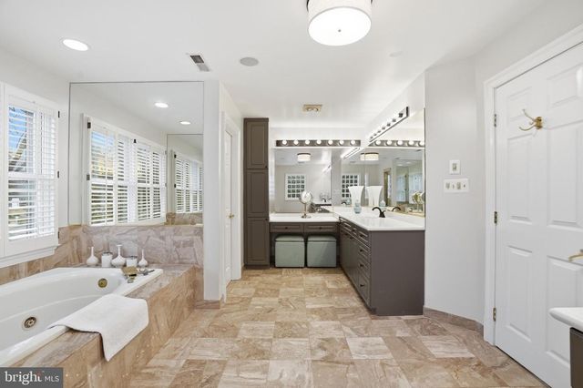 6035 CRIMSON CT, Mclean, VA 22101