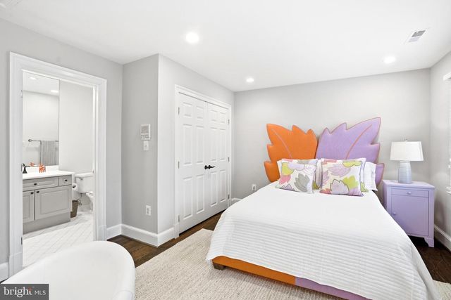 6035 CRIMSON CT, Mclean, VA 22101