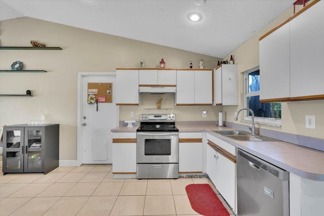 14844 N 63rd Ct Court N, The Acreage, FL 33470
