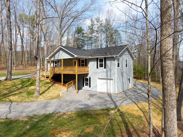 2086 Woodlake Lane, Young Harris, GA 30582