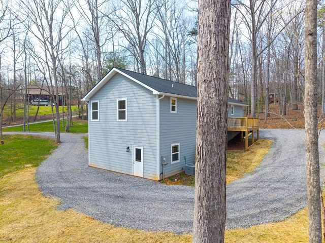 2086 Woodlake Lane, Young Harris, GA 30582