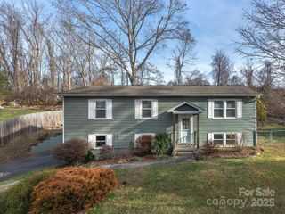 10 Village Park Drive, Weaverville, NC 28787