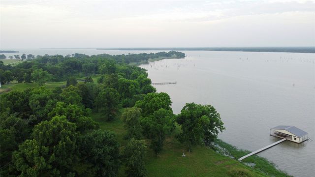 2085 S Oaks Lane, Lone Oak, TX 75453