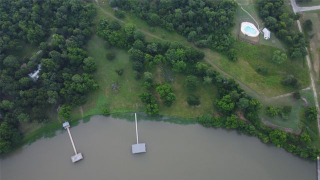 2085 S Oaks Lane, Lone Oak, TX 75453