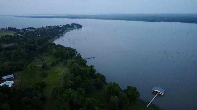 2085 S Oaks Lane, Lone Oak, TX 75453