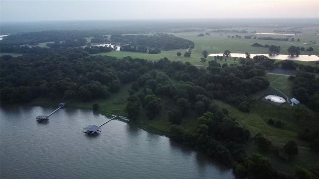 2085 S Oaks Lane, Lone Oak, TX 75453
