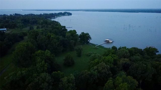 2085 S Oaks Lane, Lone Oak, TX 75453