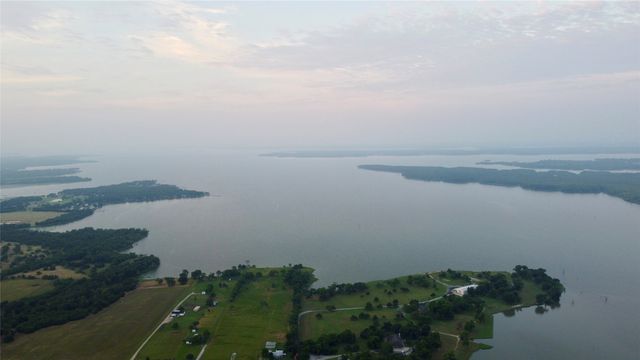 2085 S Oaks Lane, Lone Oak, TX 75453