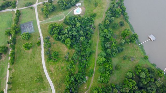 2085 S Oaks Lane, Lone Oak, TX 75453