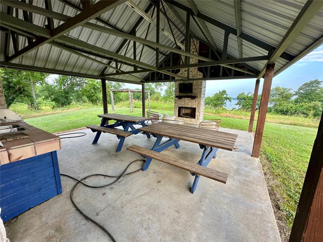 2085 S Oaks Lane, Lone Oak, TX 75453