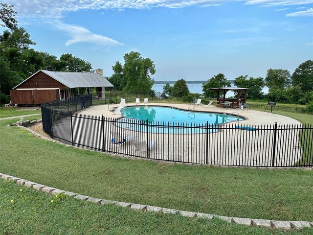 2085 S Oaks Lane, Lone Oak, TX 75453