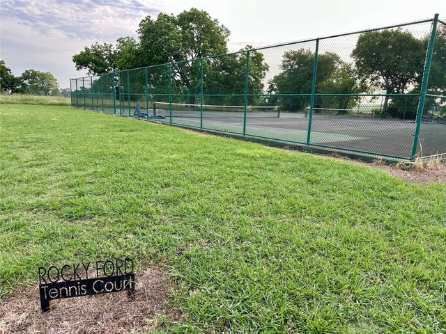 2085 S Oaks Lane, Lone Oak, TX 75453