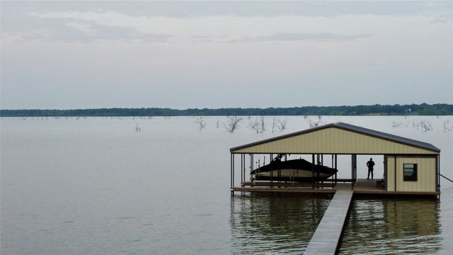 2085 S Oaks Lane, Lone Oak, TX 75453