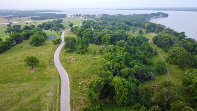 2085 S Oaks Lane, Lone Oak, TX 75453