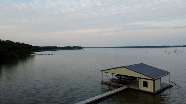 2085 S Oaks Lane, Lone Oak, TX 75453