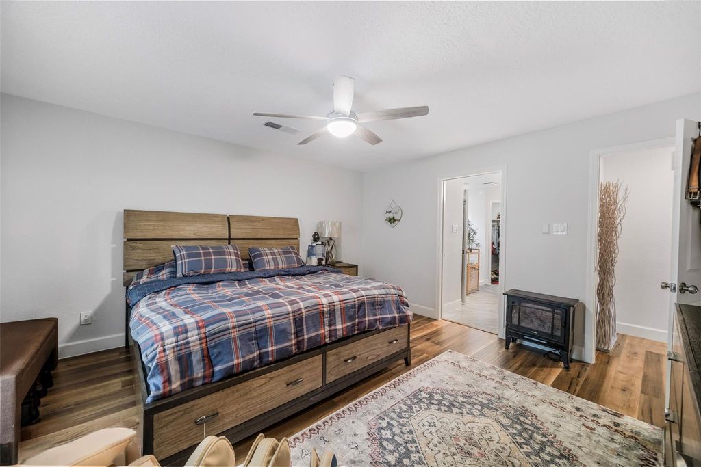 Image 11 of property listing at 1815 Cobblestone Court, Richmond, TX 77406