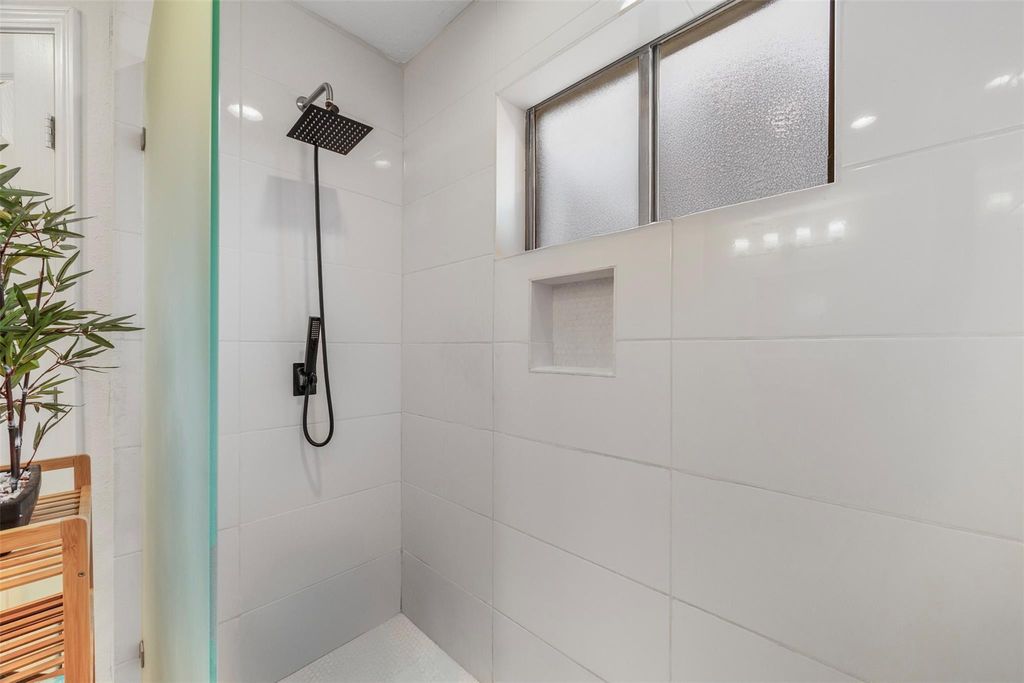 Image 12 of property listing at 1815 Cobblestone Court, Richmond, TX 77406