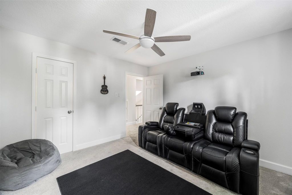 Image 17 of property listing at 1815 Cobblestone Court, Richmond, TX 77406