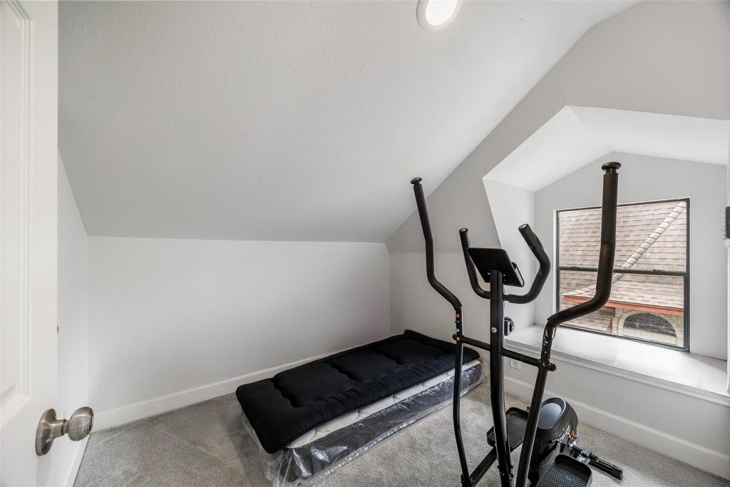 Image 18 of property listing at 1815 Cobblestone Court, Richmond, TX 77406