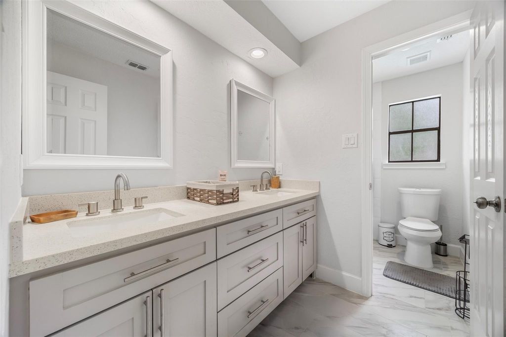 Image 19 of property listing at 1815 Cobblestone Court, Richmond, TX 77406