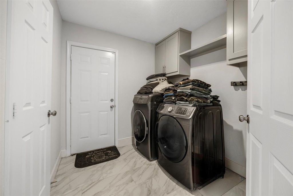 Image 21 of property listing at 1815 Cobblestone Court, Richmond, TX 77406