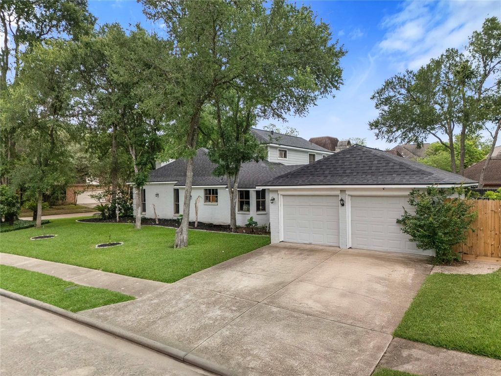 Image 30 of property listing at 1815 Cobblestone Court, Richmond, TX 77406