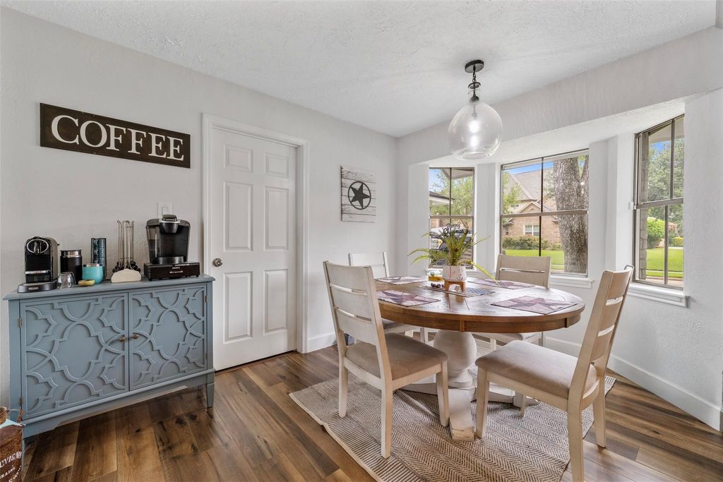 Image 4 of property listing at 1815 Cobblestone Court, Richmond, TX 77406