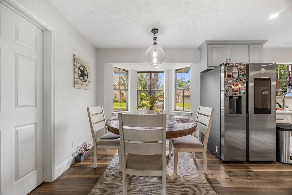 Image 5 of property listing at 1815 Cobblestone Court, Richmond, TX 77406