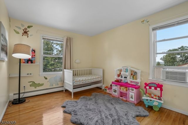 35 Iroquois Ave, Lincoln Park Boro, NJ 07035