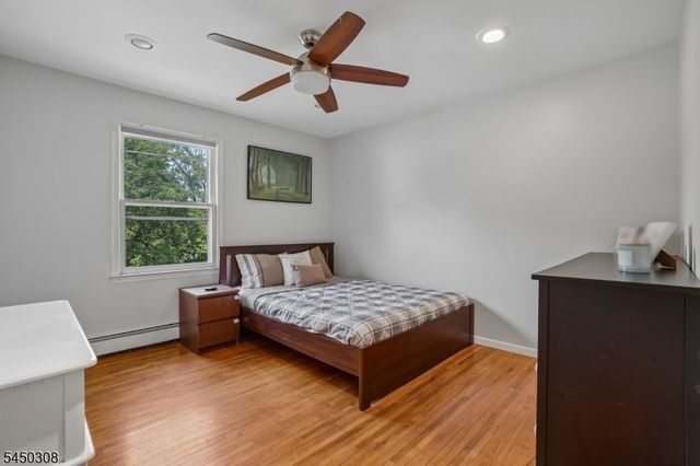 35 Iroquois Ave, Lincoln Park Boro, NJ 07035