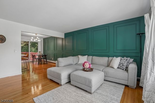 35 Iroquois Ave, Lincoln Park Boro, NJ 07035