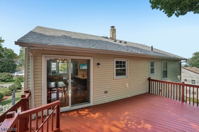 35 Iroquois Ave, Lincoln Park Boro, NJ 07035