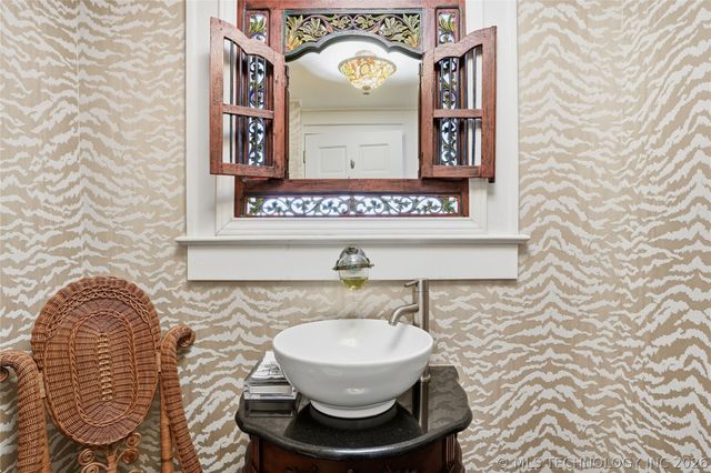 1315 S Guthrie Avenue, Tulsa, OK 74119