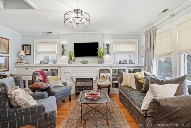 1315 S Guthrie Avenue, Tulsa, OK 74119