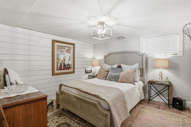 1315 S Guthrie Avenue, Tulsa, OK 74119