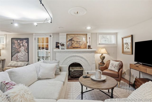 1315 S Guthrie Avenue, Tulsa, OK 74119