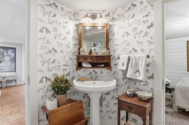 1315 S Guthrie Avenue, Tulsa, OK 74119