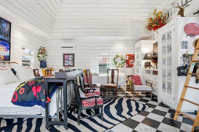 1315 S Guthrie Avenue, Tulsa, OK 74119