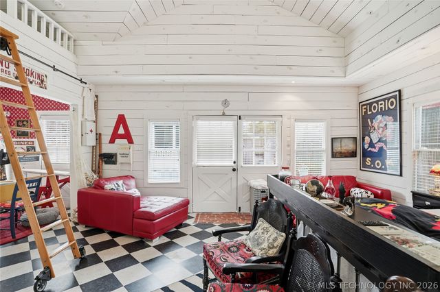 1315 S Guthrie Avenue, Tulsa, OK 74119