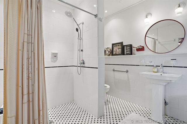 1315 S Guthrie Avenue, Tulsa, OK 74119