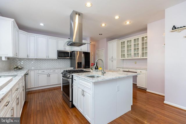 211 ROBIN REDBREAST RD, Newark, DE 19711