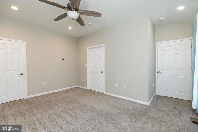 211 ROBIN REDBREAST RD, Newark, DE 19711