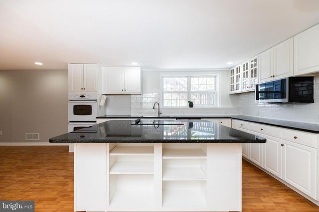 211 ROBIN REDBREAST RD, Newark, DE 19711