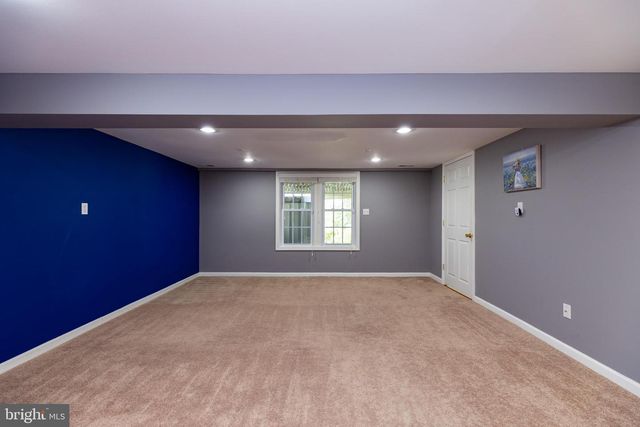 211 ROBIN REDBREAST RD, Newark, DE 19711
