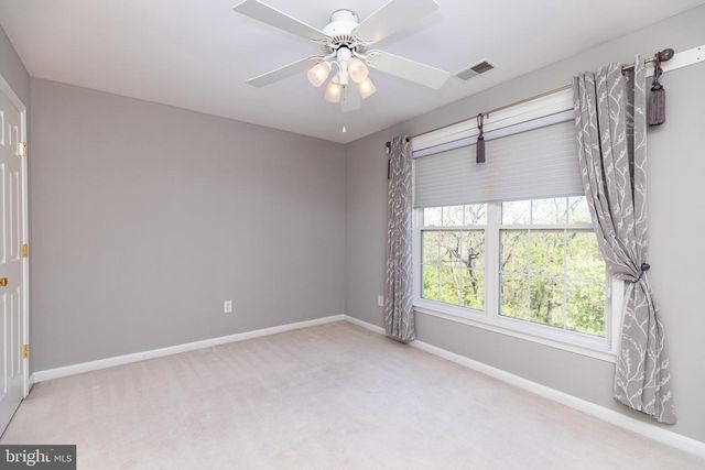 211 ROBIN REDBREAST RD, Newark, DE 19711