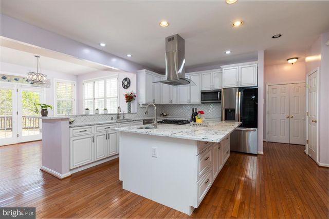 211 ROBIN REDBREAST RD, Newark, DE 19711