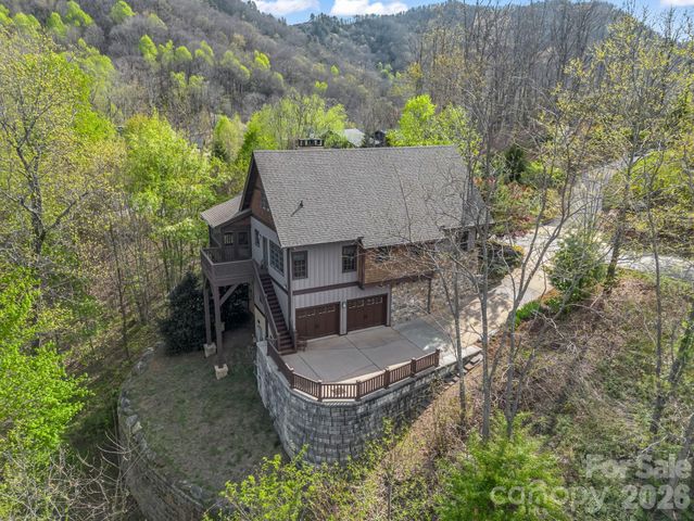 29 Crockett Ridge Road, Black Mountain, NC 28711
