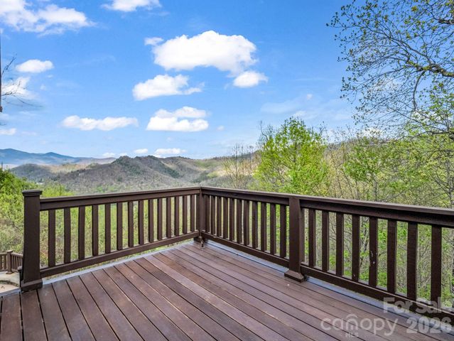 29 Crockett Ridge Road, Black Mountain, NC 28711