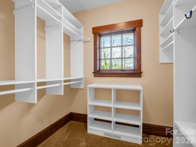 29 Crockett Ridge Road, Black Mountain, NC 28711