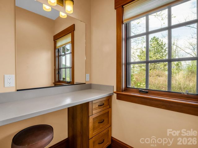 29 Crockett Ridge Road, Black Mountain, NC 28711